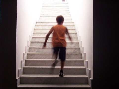 筋肉痛になるのは階段を上るときより下りるとき