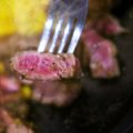 早食いは太るのであえてステーキを食べるとよい
